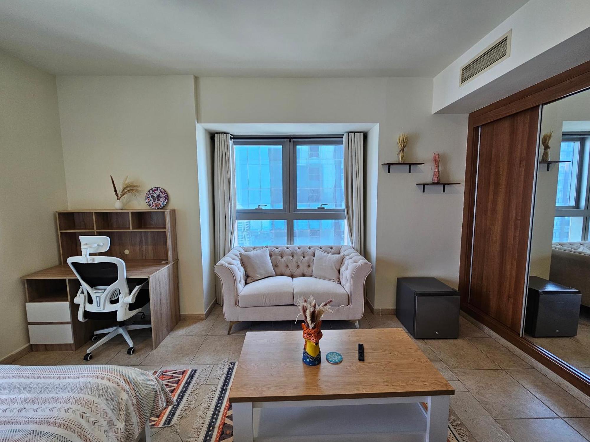 Super Host At Highest Residential Tower In The World, Private Rooms In A Shared Apartment Дубай Номер фото