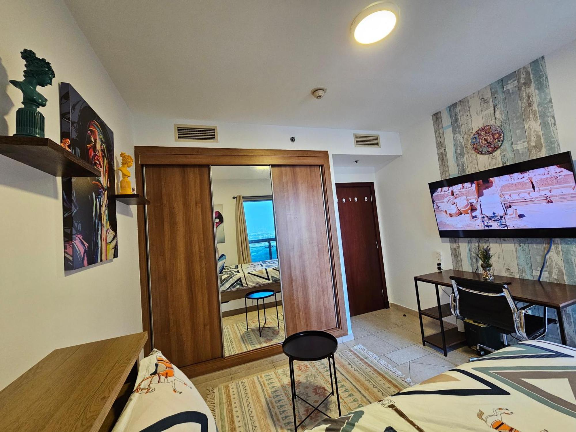 Super Host At Highest Residential Tower In The World, Private Rooms In A Shared Apartment Дубай Номер фото