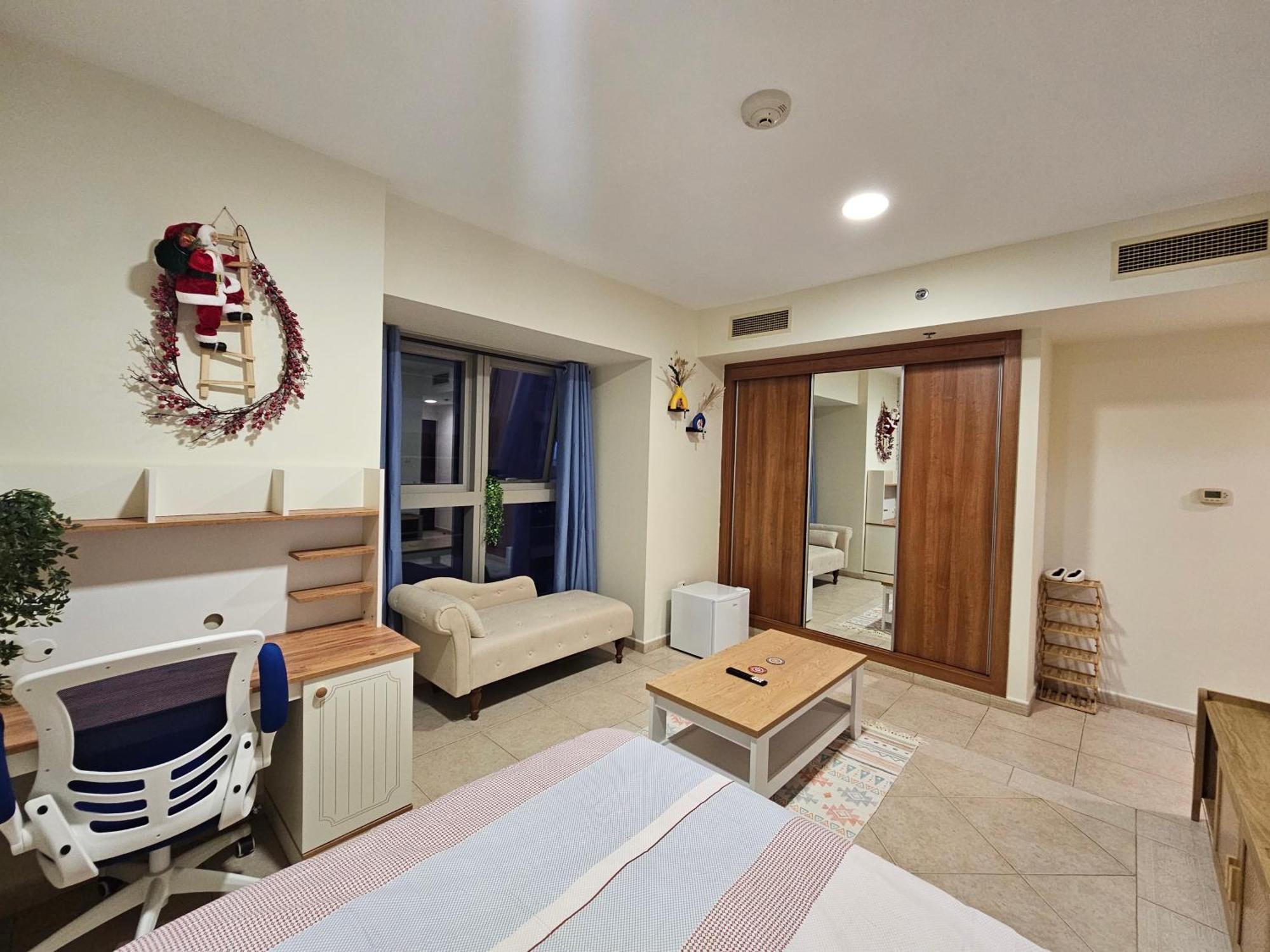Super Host At Highest Residential Tower In The World, Private Rooms In A Shared Apartment Дубай Экстерьер фото